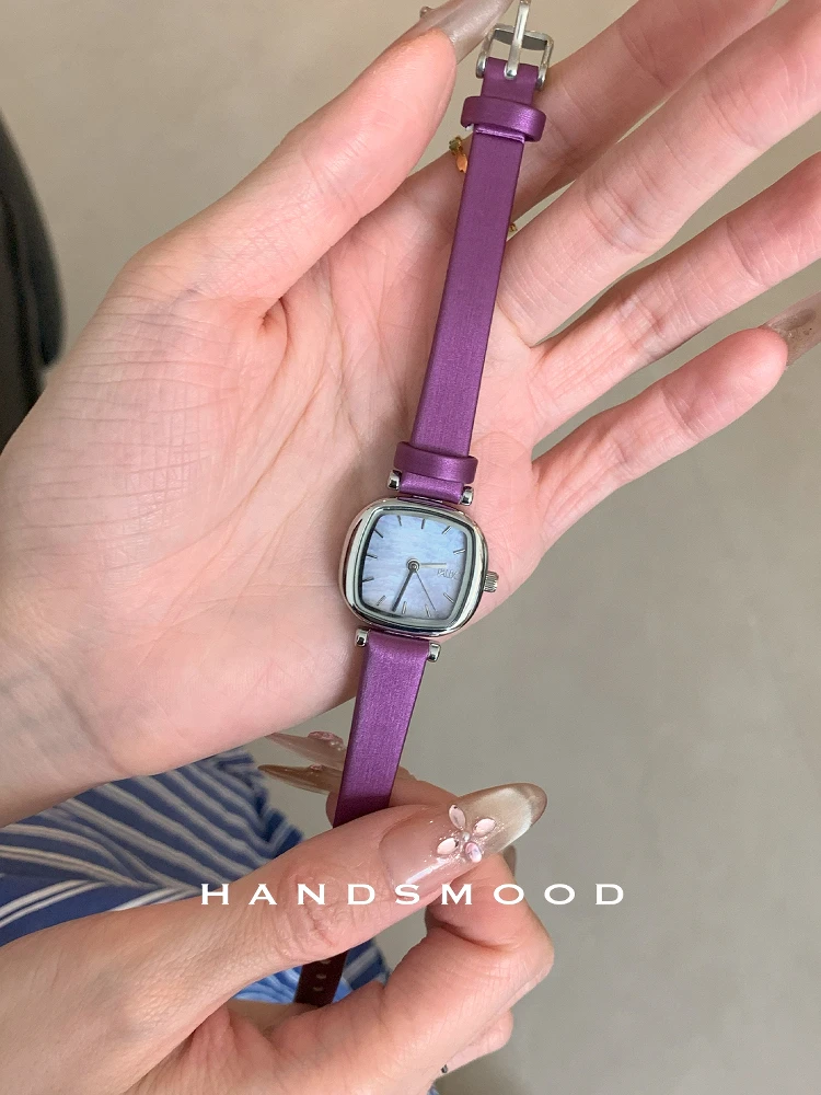 

Ladies' luxury watch, satin-finish square mother-of-pearl watch with a luxurious feel, a gift for women, women's jewelry.