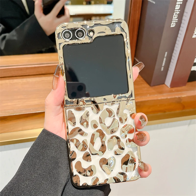 Luxury Folded Texture Leopard Print Phone Case For Samsung Galaxy Z Flip 6 5 4 3 Flip5 Flip4 Flip6 5G Cover Silicone Cute Cases
