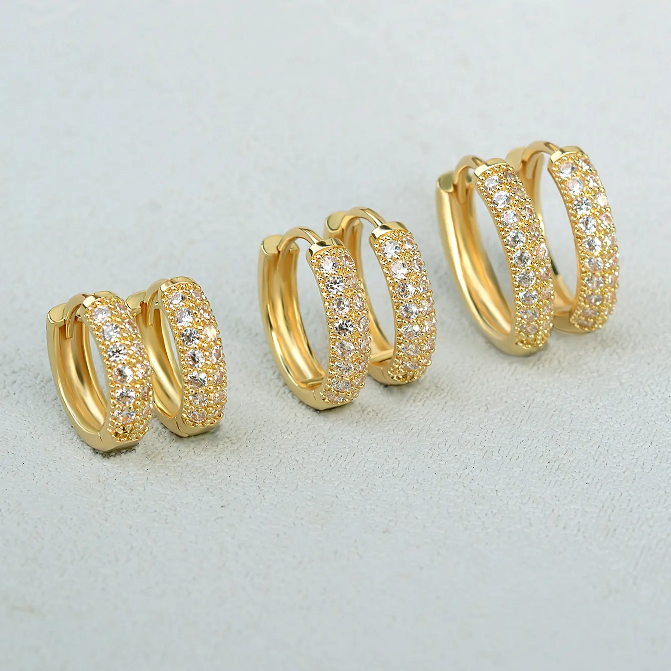 2024 Fashion Double Row Zircon Huggie Hoop Earrings Gold Color Tiny Cartilage Piercing Small Earrings Wedding Jewelry Accessory