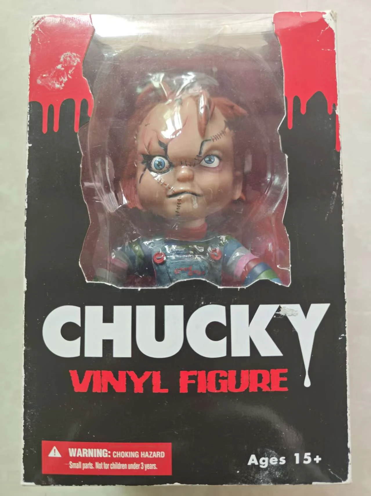 

Фигурка Mezco Chucky 6 дюймов, светящаяся в темноте фигурка 2014 года «Моторошный» LootCrate Фигурки Печать не требуются Коробка имеет легкий износу и рву