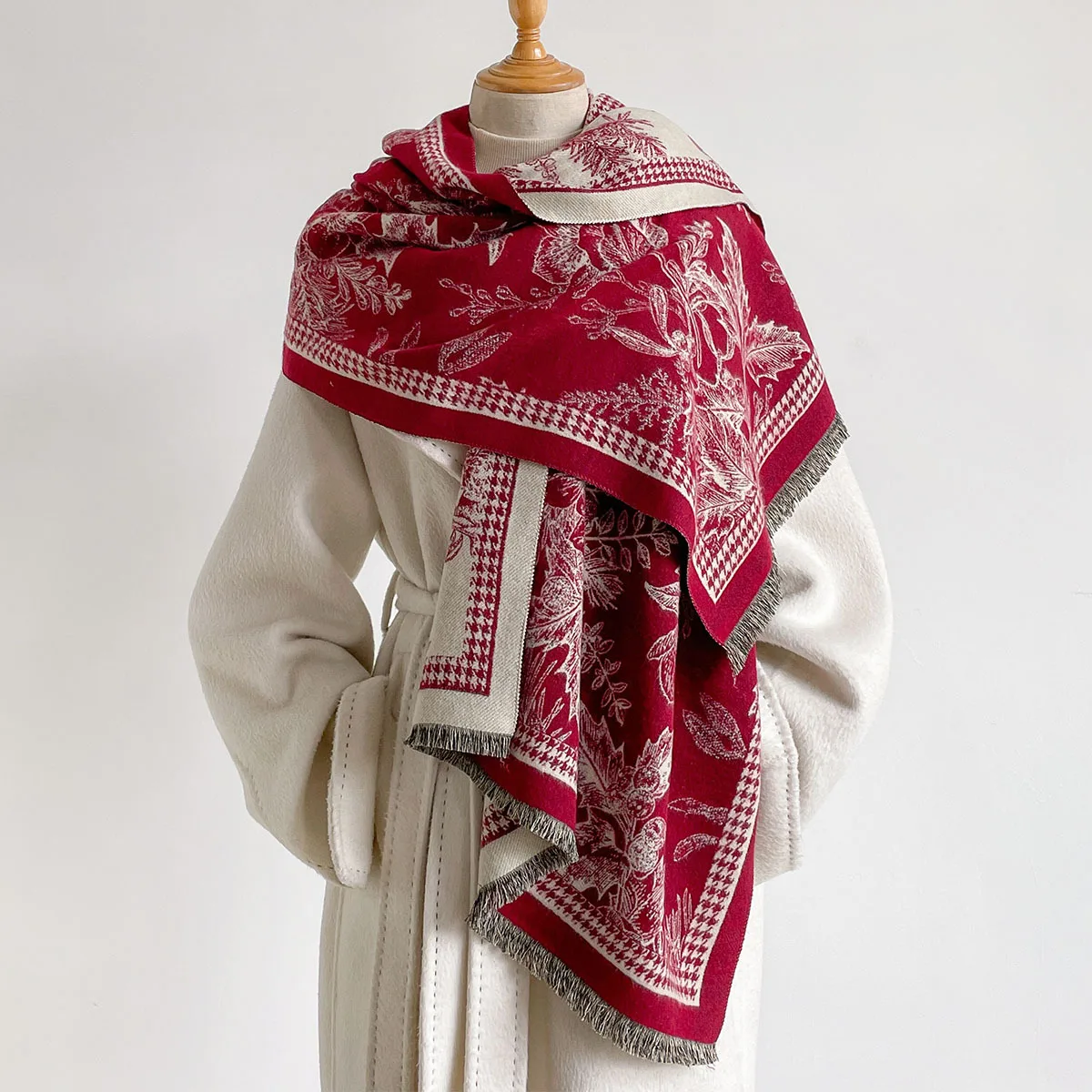 cachecol-reversivel-de-inverno-com-toque-de-cashmere-para-mulheres-duas-cores-borgonha-e-creme-estampa-floral-vintage-xale-grosso-e-quente-com-franjas