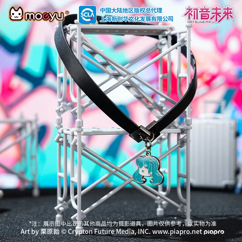 moeyu-男性と女性のための初音ミクネックレス調節可能な革の襟チョーカージュエリー調節可能なボーカロイドフィギュアネックチェーンオリジナル