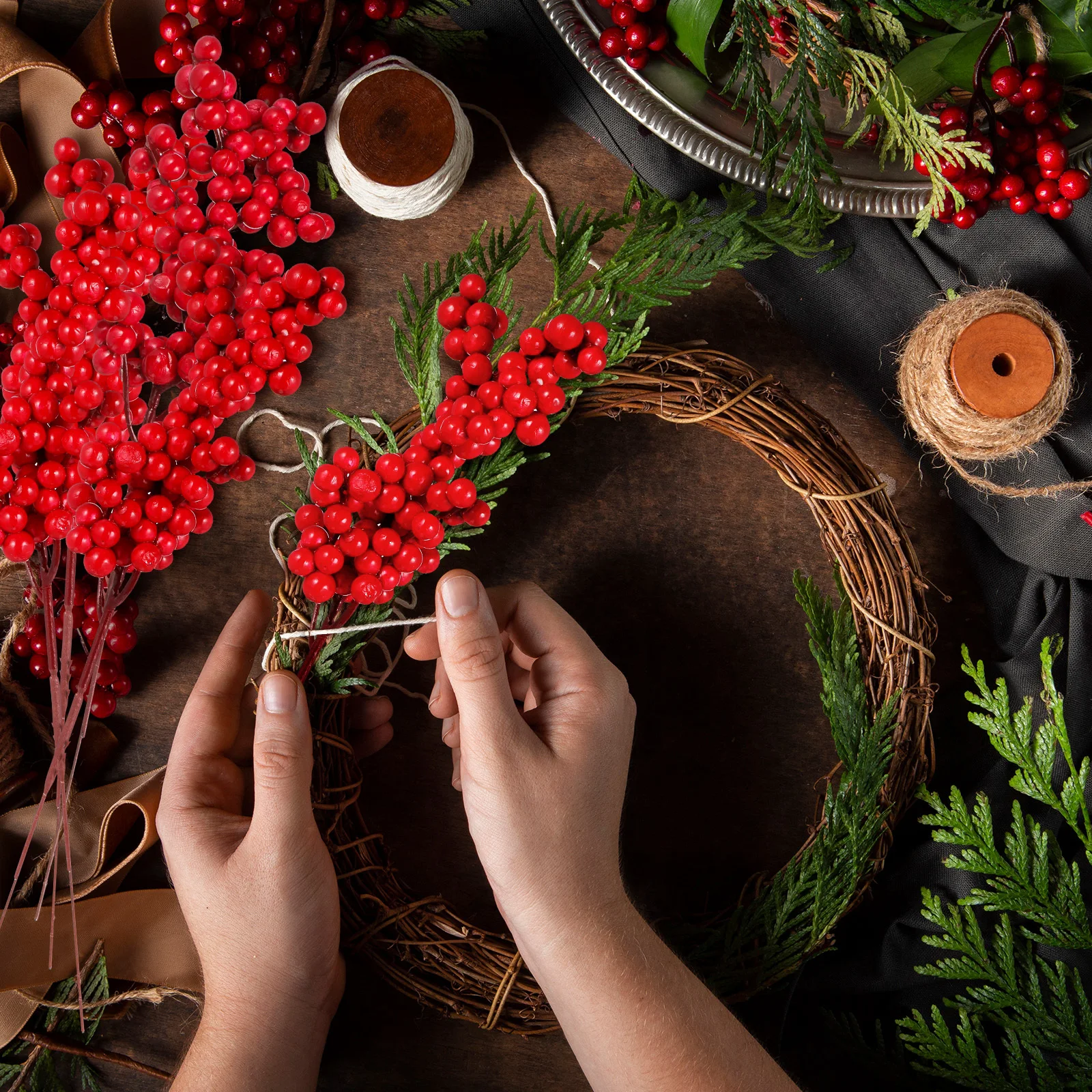 

10Pcs Artificial Red Berry String Decoration for Christmas Wedding Party Centerpiece Bouquet DIY Craft Artificial Bouquet