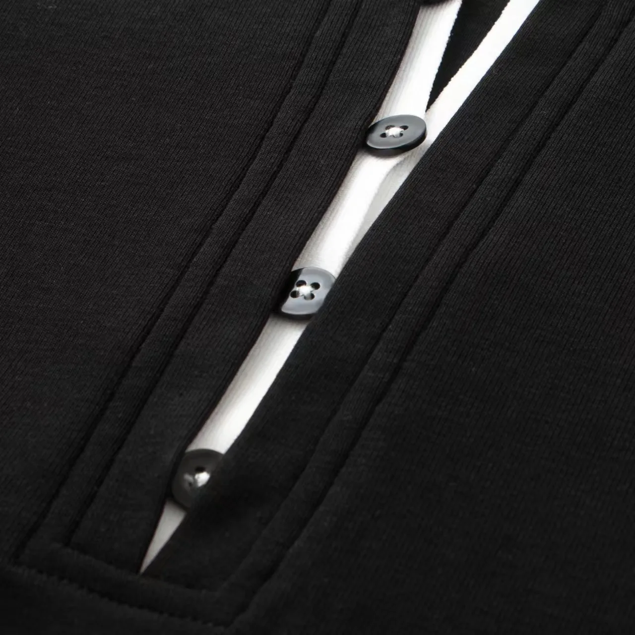 スリムフィット Vネック 長袖 Tシャツ レディース おしゃれ カジュアルスタイル パッチワークトップス 秋 2025 トレンド オールマッチスタイル