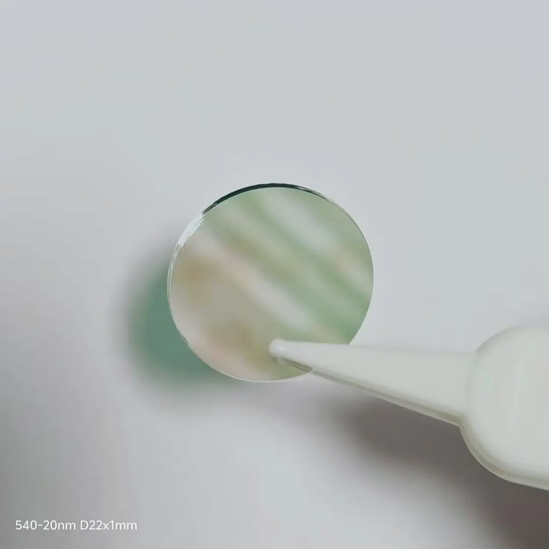 Grootte Diameter 22 mm en 1 mm Dikte 530 nm tot 550 nm Centrum 540 nm Smal banddoorlaatfilterglas NBP540-20nm