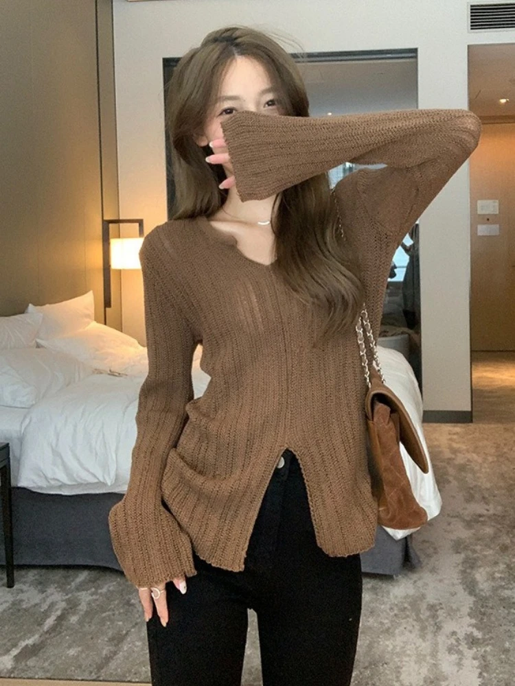 

Y2k Эстетическая вязаная осенняя футболка в стиле гранж Harajuku, повседневные винтажные топы с вырезами, уличная одежда 2025 года, однотонная облегающая футболка с разрезом