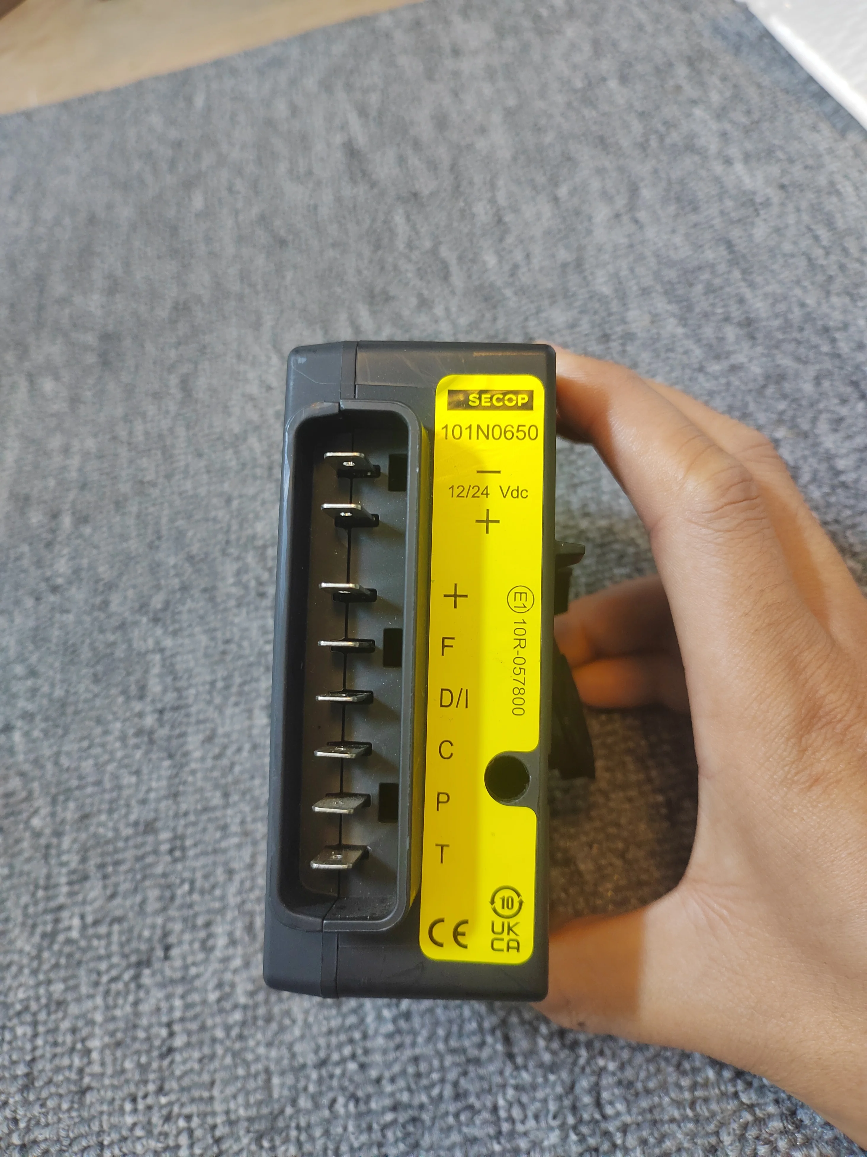 

101N0650 DC 12/24 В Драйвер/плата инвертора постоянного тока Danfoss 101N0651SECOP101N0650 DC 12/24 В Инверторный компрессор постоянного тока Danfoss Dr