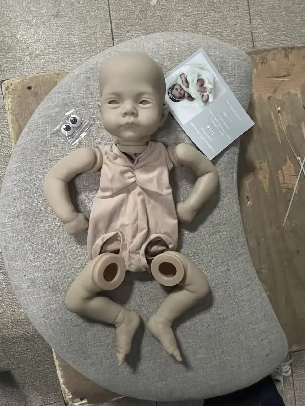 19inch Reborn Doll Kit Awake Baby Lily Soft Touch Fresh Color Doll Parts with Cloth body COA and Eyes Included