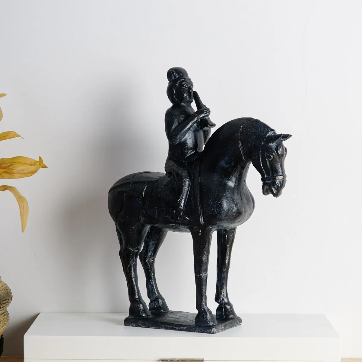 XL vintage human figure sculpture riding a horse, a decorative piece for the new Chinese-style entrance hall and hotel, perfect