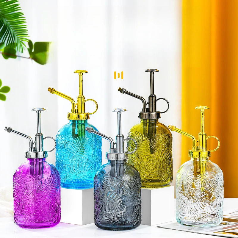 New Creative Maple Leaf Hand-Pressed Tall Water Bottle Glass Flower Watering Sprayer Colored Glass Sprinkler