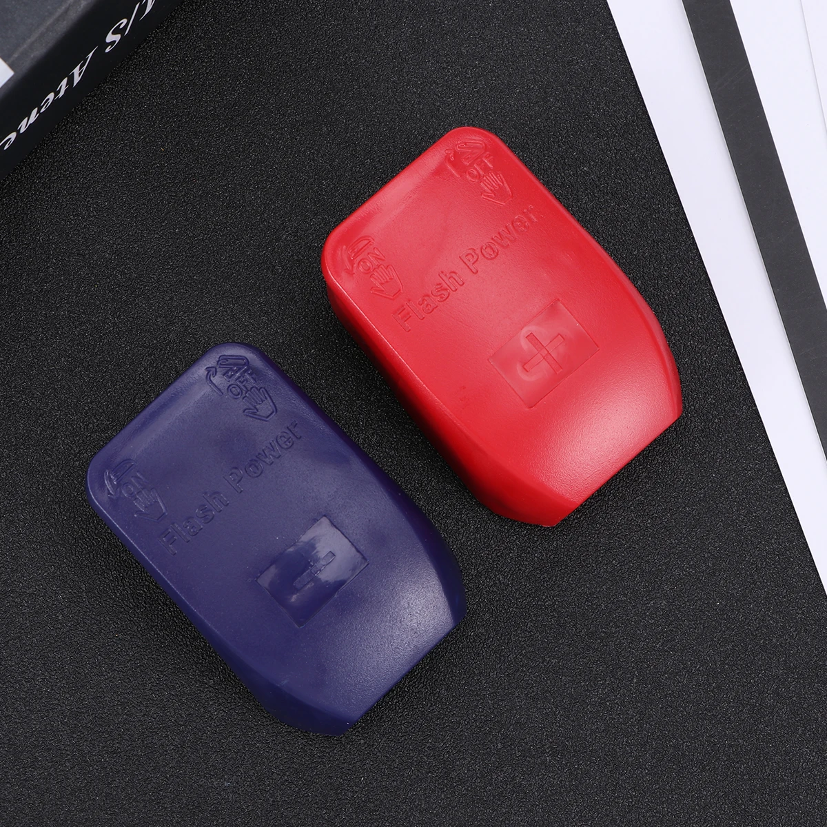 

1 Pair Copper Car Terminal Clamp 12V Adjustable Corrosion Resistant Conductive Clips Plastic Cover Dustproof Insulated