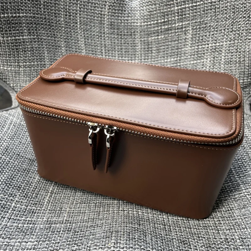 Genuine Leather Makeup Bag Fashion Cosmetic Bag for Women Travel Cosmetic cases High Quality Jewelry Box Exquisite Storage Bag