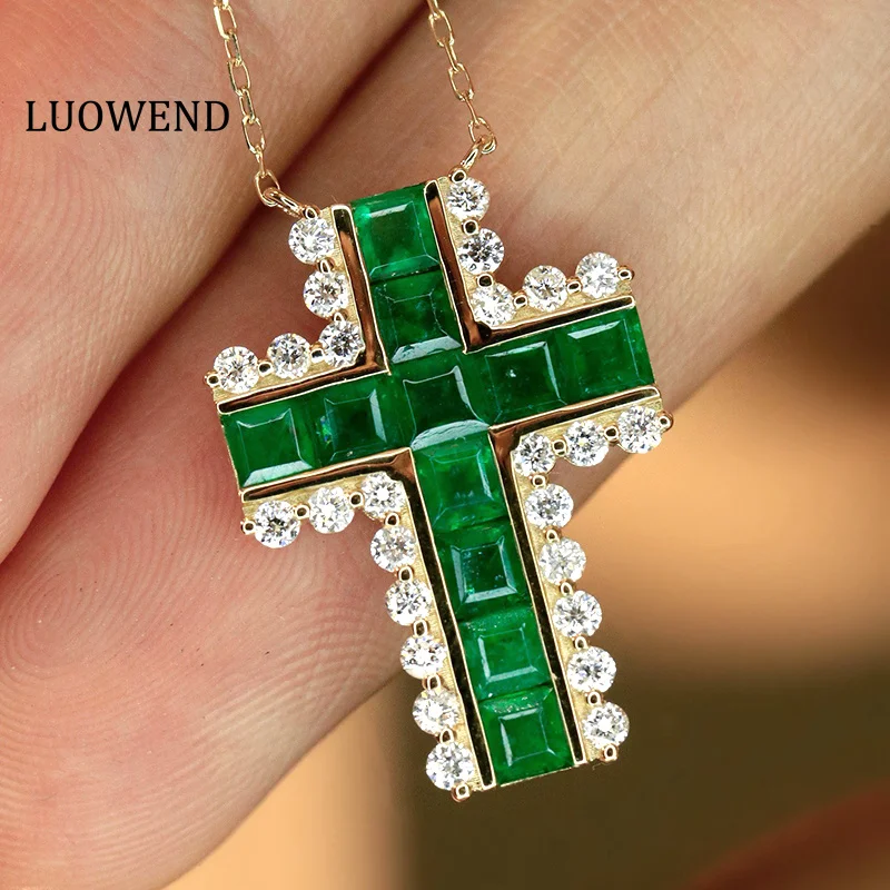 LUOWEND 100% 18K Yellow Gold Necklace Luxury Style Cross Pendant Shiny Diamond Natural Emerald Necklace for Women Fine Jewelry