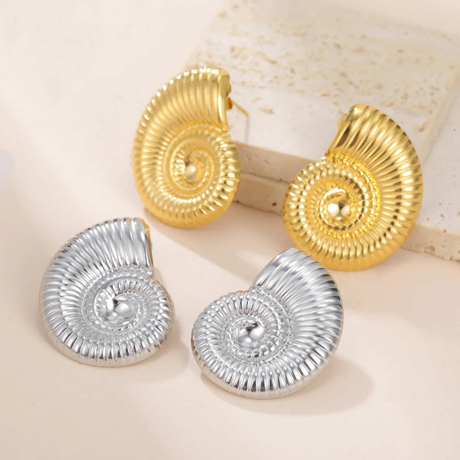 Fashionable Ocean Conch Earrings Conch Spiral Snail Earrings Stainless Steel Bohemian Earrings Beach Jewelry Party Gifts