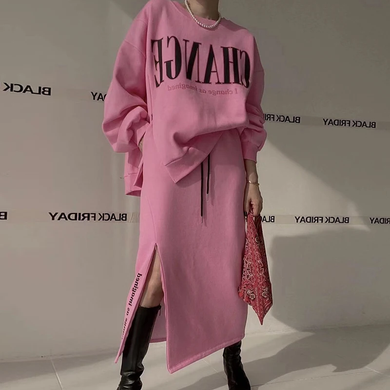 

Chic Retro round Ne Long Sve Letter Print Sweatirt High Waist Slim Side Slit Skirt Women's Faion Set Autumn Wear