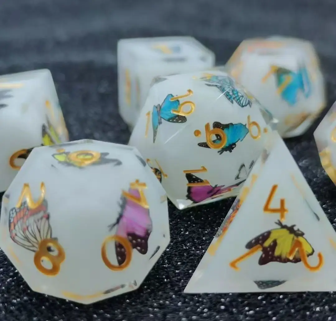 

Cat resin Dices RPG Resin Dice for Dragon & Dungeon RPG Role playing Games DND Dice set Butterfly Dices Resin Cube