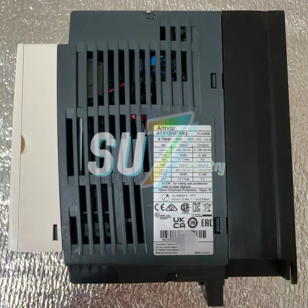 ATV12H075M2 ATV12HU22M3 周波数コンバータ 倉庫に新入荷