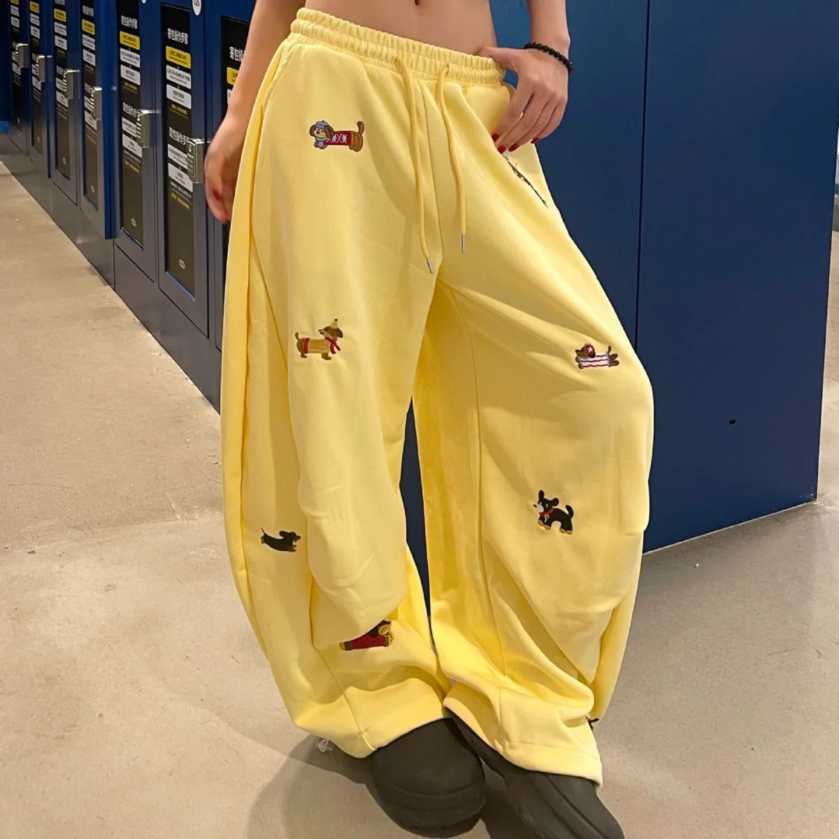 Bestickte Dackel-Sweatpants, lockere Freizeithose, weites Bein, Paar-Streetwear, lustige Mode, bequeme Hose, Baggy-Sweatpants – Detail 16