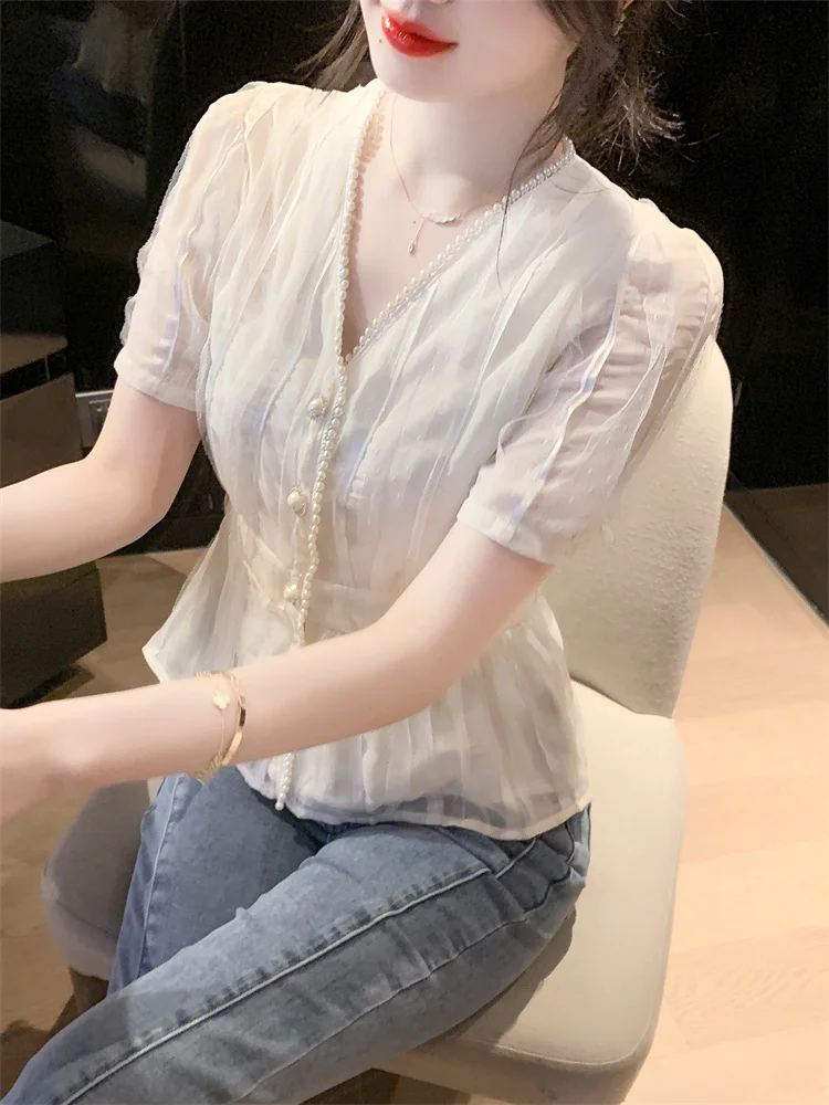 

Summer 2026 V-ne Lace ort Sve Women's irt Pearled Waist-cinching Chiffon Base Top Faionable And Versatile Sle