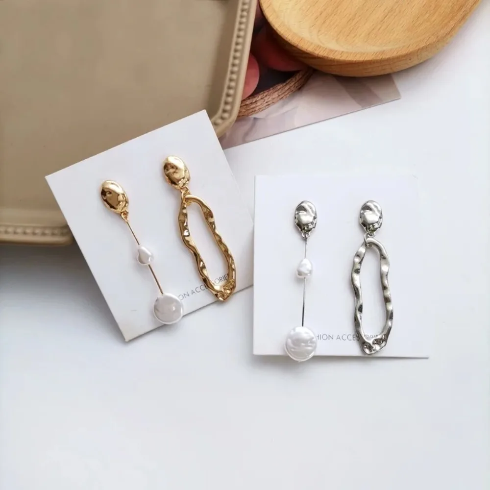 أنيقة غير المتماثلة انخفاض الأقراط والمجوهرات قطرة الشكل حلق اللؤلؤ الحد الأدنى الفضة إبرة الأقراط فتاة