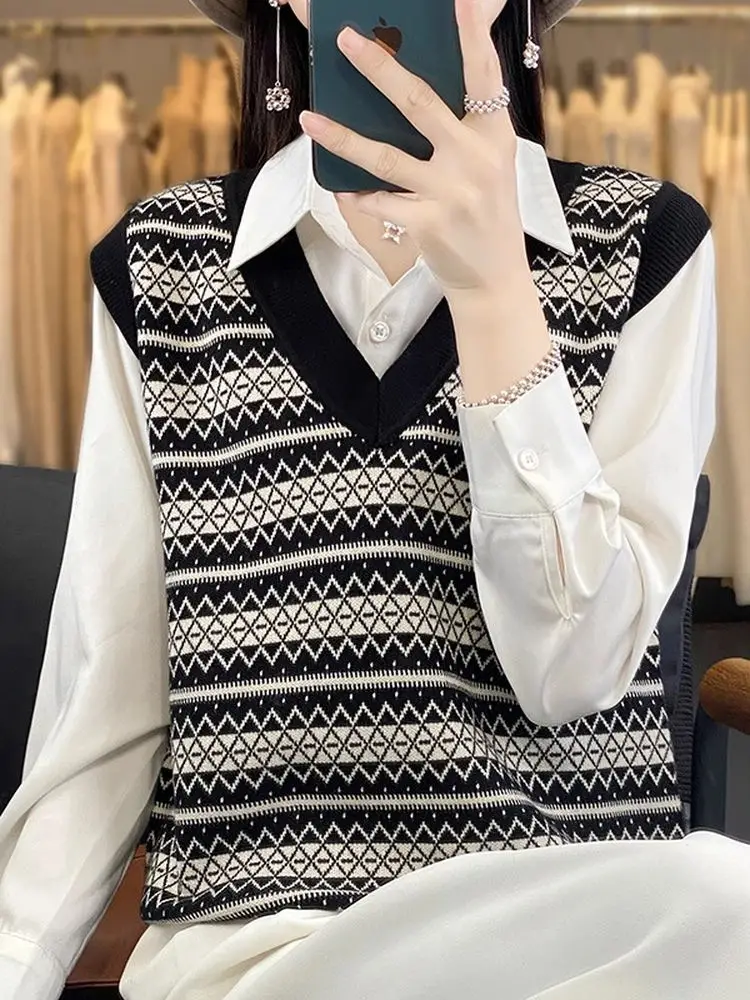 

Retro Sle V-Ne Wool Knitted Vest Loose Outerwear Women's Faion Casual Loose Fit Color Blo Layering oulder Pad