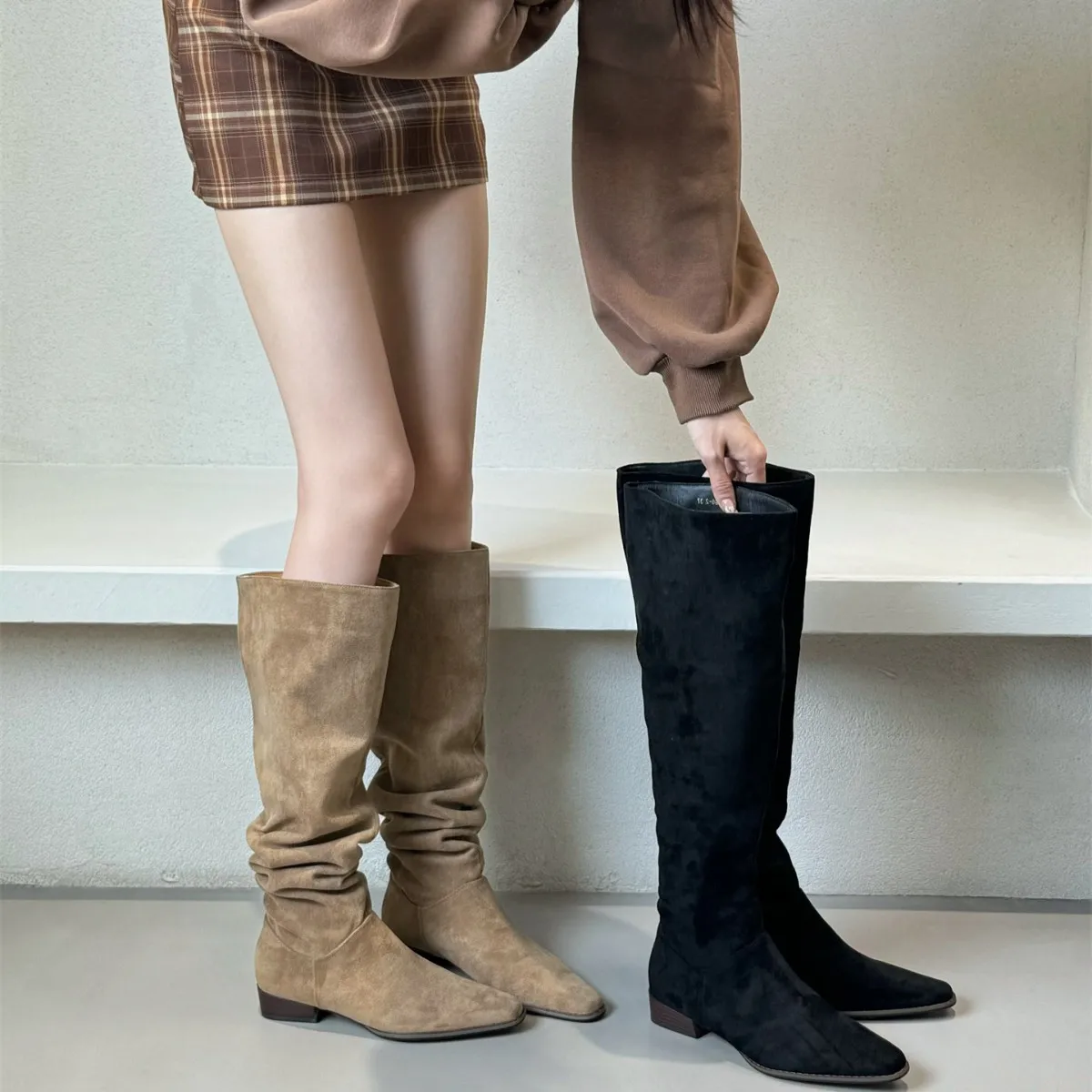

Women Thick Heeled Suede Over The Knee Boots Casual Long Tube Stacking Boots Pointed Low Heeled Knight Boots Outdoor Knight Boot
