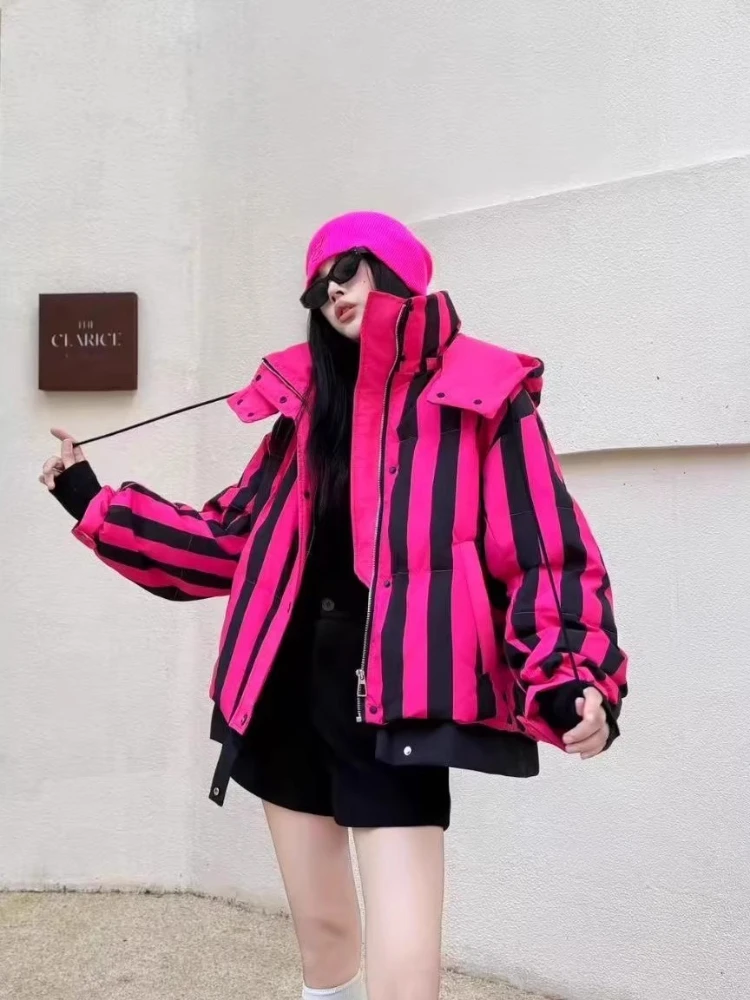 Gestreifte kurze Daunenjacke für Damen mit Kapuze, Maillard-Brot-Parkas, koreanische Freizeitkleidung, 90 % weiße Enten-Puffermäntel für Damen