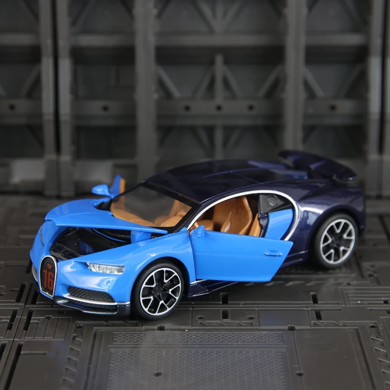1:32 Bugatti Chiron modelo de coche de aleación puertas de supercoche y capó de motor, el maletero se puede abrir tiene funciones de sonido y iluminación