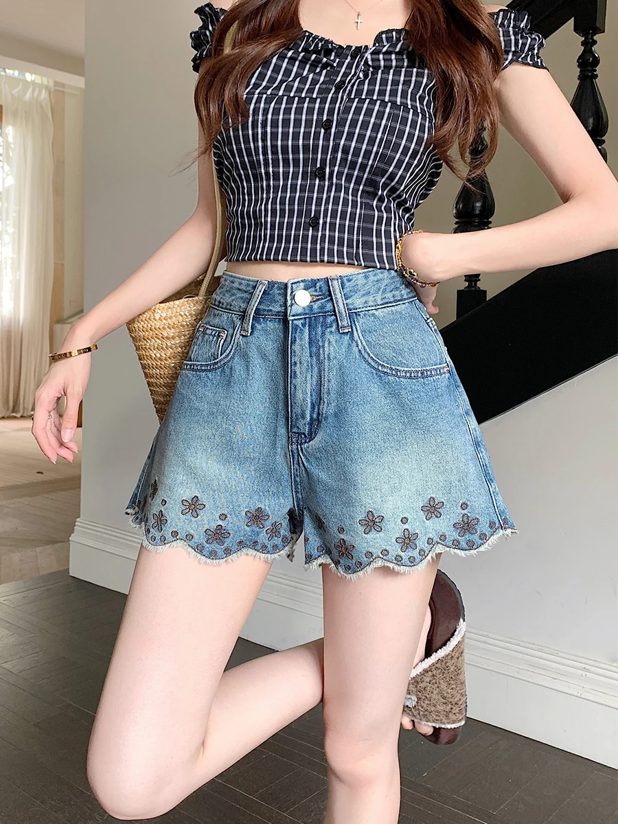 plus Size Retro Embroidered A-Line Denim Shorts High Waist Wide Leg Loose Fit Summer Women's Jeans High Waist Straight Leg Pants