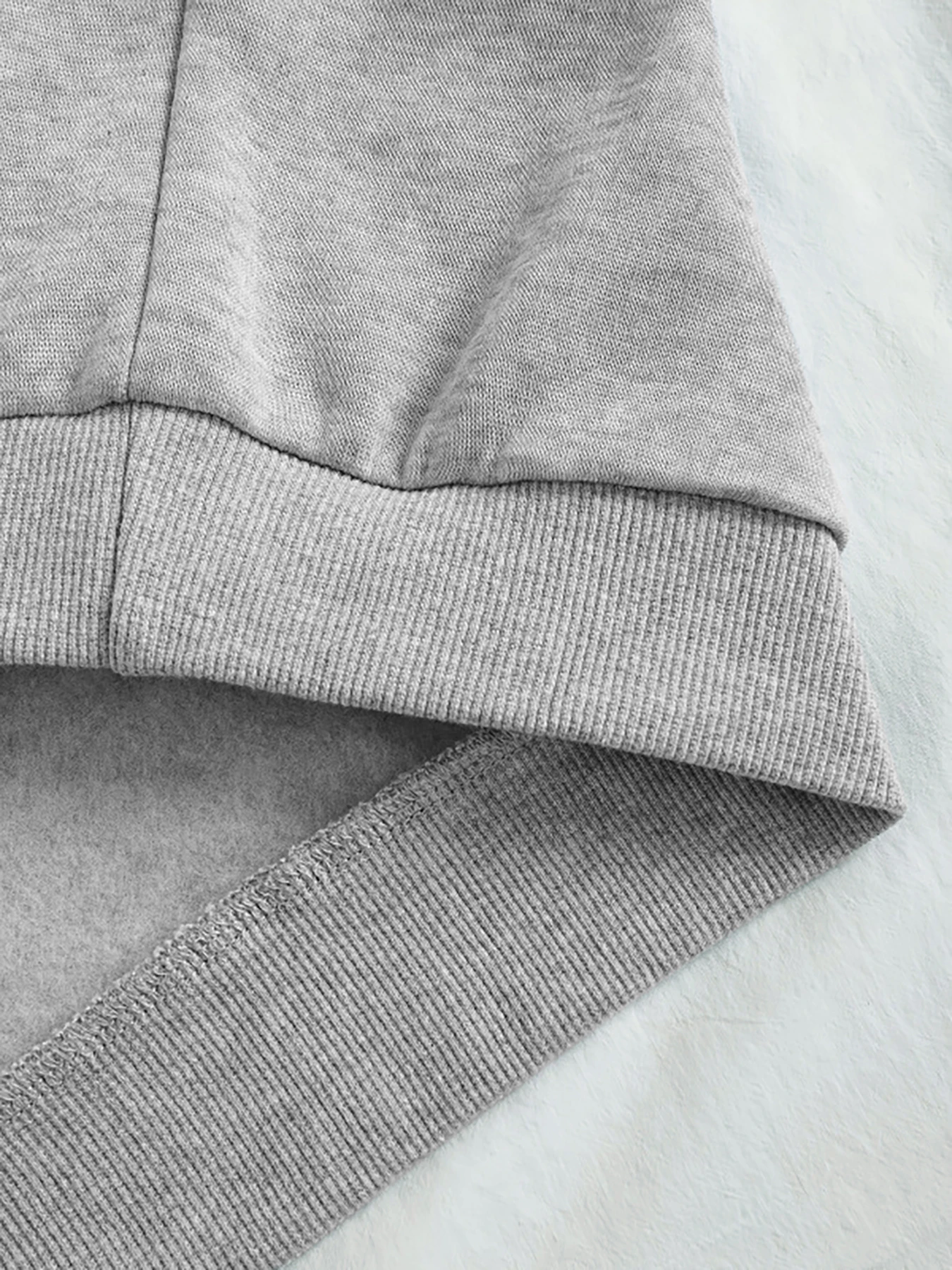 Elementi essenziali per l'autunno e l'inverno europei: felpa con cappuccio foderata in pile e ispessita, stile coppia unisex, felpa con cappuccio ampia e alla moda, vestibilità regolare, felpa con cappuccio a maniche lunghe