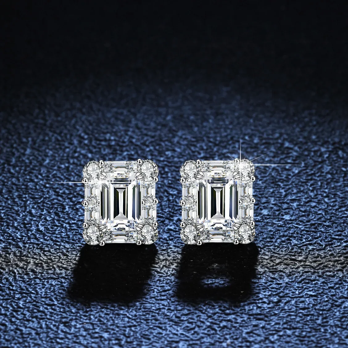 KyanGem Platinum PT950 Inlaid 2-carat Diamond Emerald-cut Leaf Shape Earrings, Four Claw Rectangular Moissanite Earrings