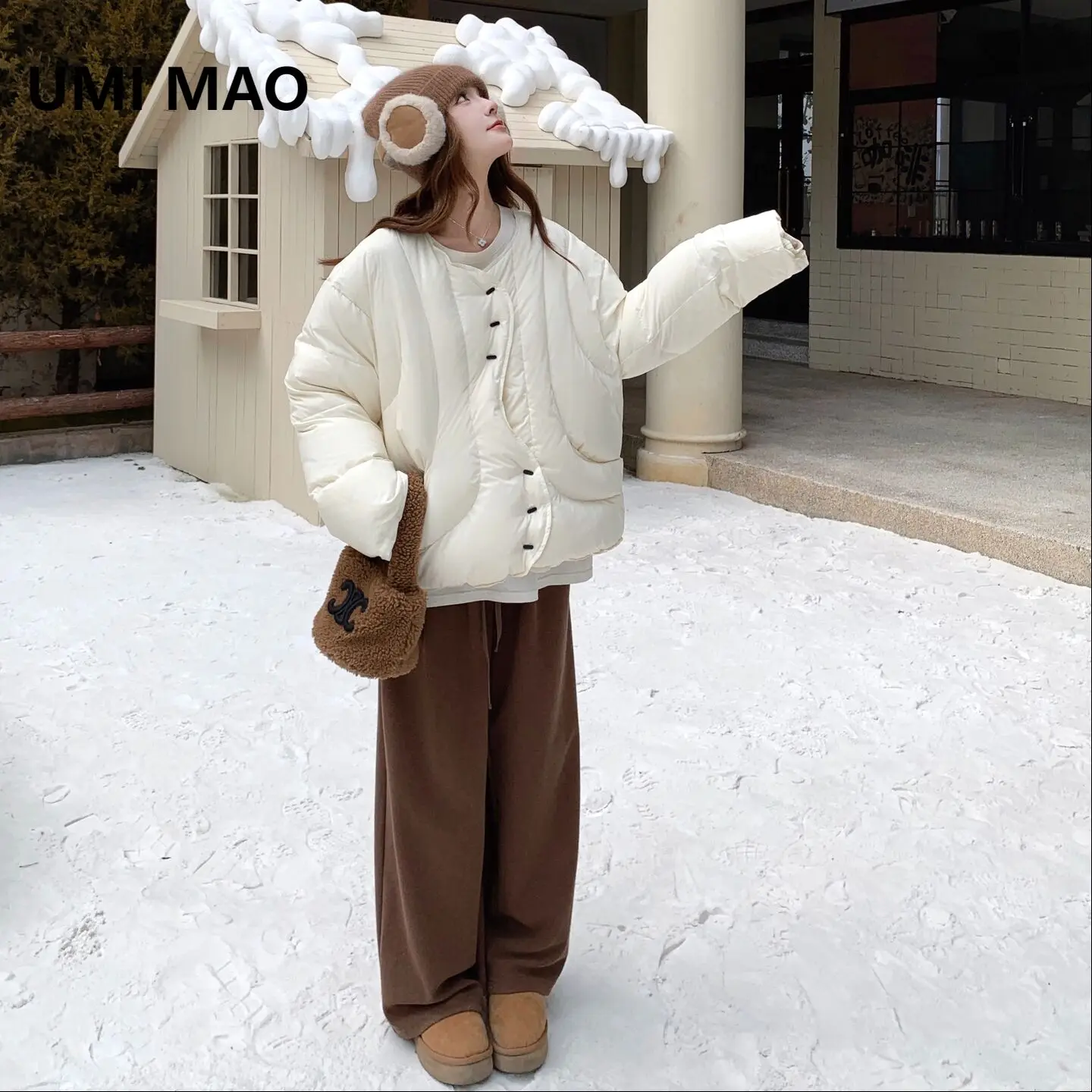 UMI MAO 90 سترة بيضاء مبطنة مع تصميم سميك دافئ بتصميم كلاسيكي غير منتظم وفتحة خفيفة الوزن سترة نسائية #1