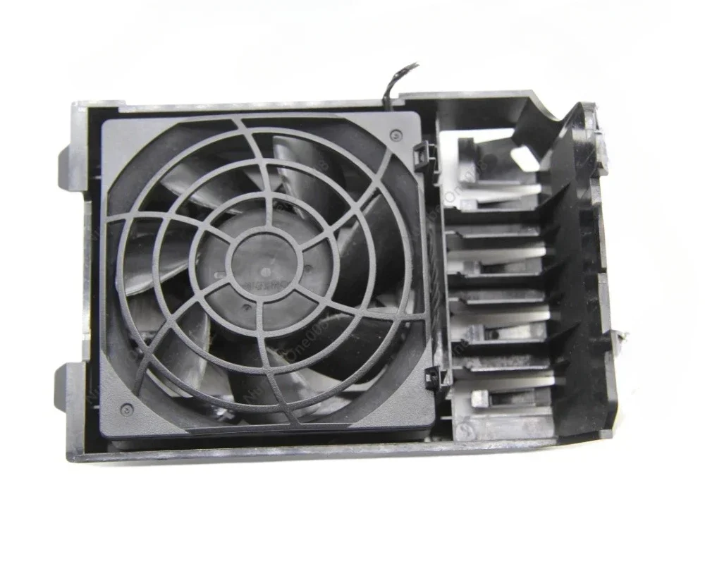 لاستبدال مروحة وحدة المعالجة المركزية لهيكل محطة العمل HP Z4 G4 الأمامية والخلفية #3