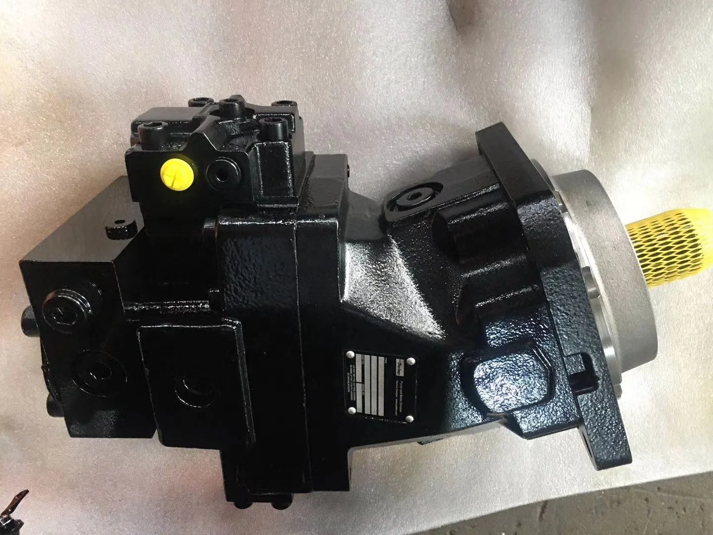 

уникальный высокоскоростной двигатель Parker V12-060 V12-080 V12-160 серии V12-160-TA-NH-C-000-0-0 плунжерного типа