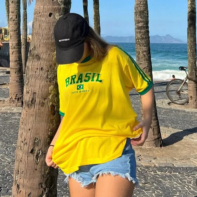 Street Fashion Brazil - 2000er-Jahre Mode BRAZIL Schriftzug Gothic Grafik