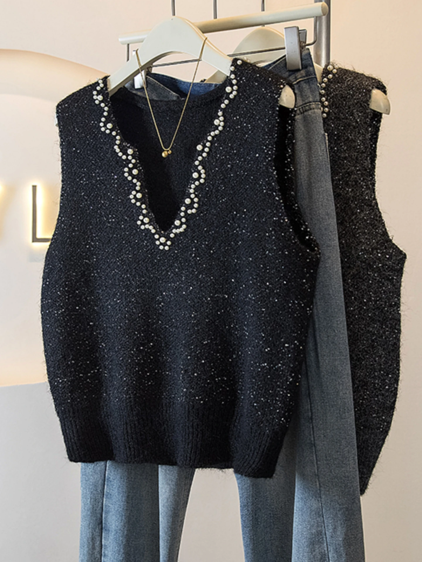 Heavy Embellished V-Neck Knitted Vest Women's Layering Spring Autumn plus Size Slimming Short Top Commute Style Fashion