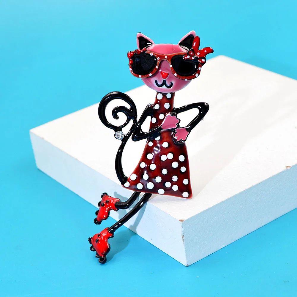 Cute And Sexy Enamel Cat Brooches Painted Oil Kitty Cat Animal Brooch For Women Men Kids Clothing Accessories Pins Jewelry Gifts