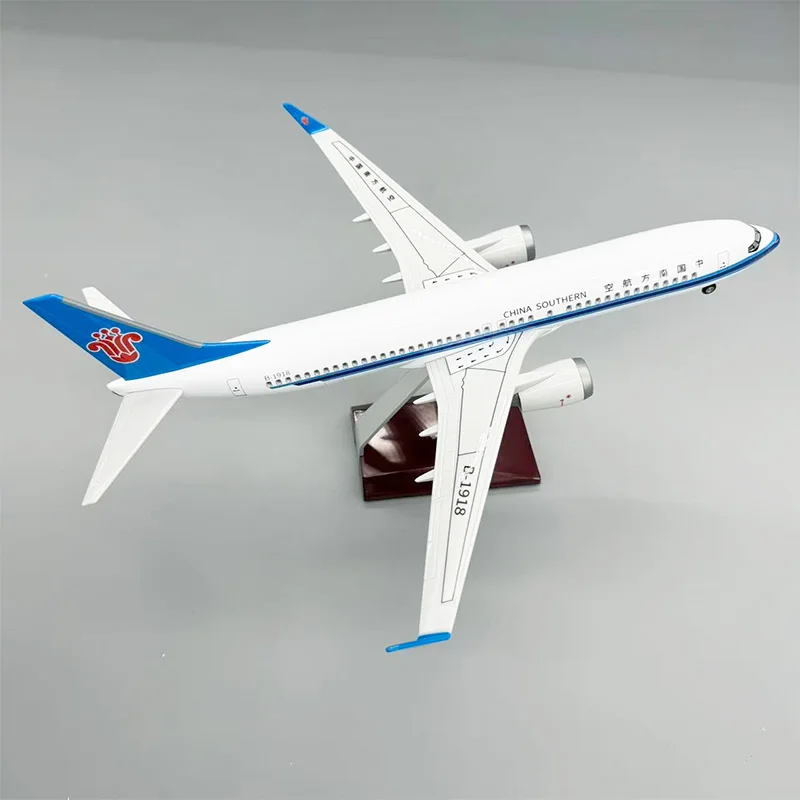 

1:190 Scale Aircraft Model 37cm China Southern Airlines Boeing 737-800 Jetliner Light-Up Landing Gear Decorative Display Piece