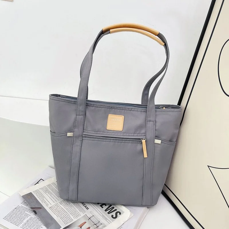 Tas Selempang Kulit Wanita Mewah Kelas Atas Merk Ternama Desainer Terkenal Vintage Elegan Paris 2025 ​