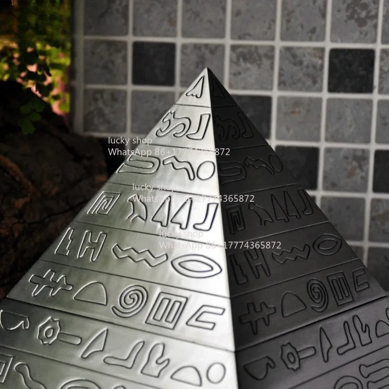 Pyramid Vintage Home Large Ashtray with Lid Creative Personality Trend Multifunctional Fashion Boys Gifts