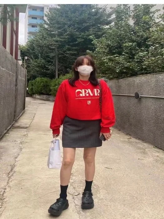 

Корейский свитшот с круглым вырезом для женщин, свободного кроя, с буквенным принтом и логотипом, повседневный, удобный, хлопковый, пуловер с круглым вырезом