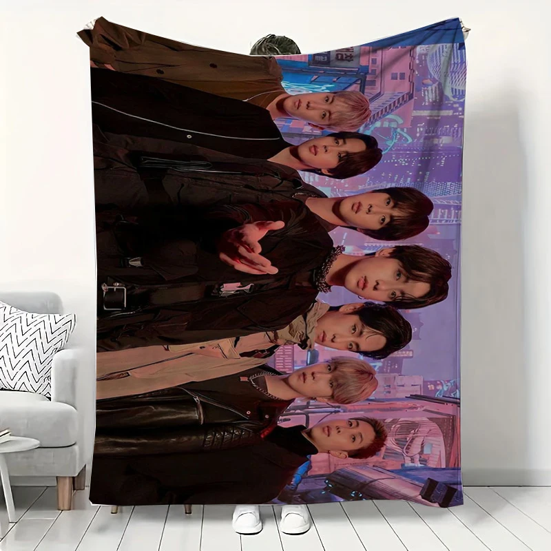 Куленепробиваемое одеяло для мальчиков MINISO BTS. Подходит для детей/взрослых/пар, дома/кемпинга, фланелевое одеяло мягкое и удобное. Куленепробиваемое одеяло для мальчиков MINISO BTS. Подходит для детей/взрослых/пар, дома/кемпинга, фланелевое одеяло мягкое и удобное.