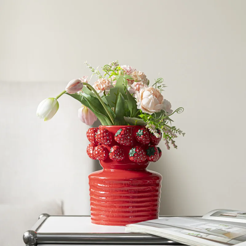 Nordic ceramic large strawberry ceramic vase, high-end light luxury living bedroom ornament, large diameter flower arrangement