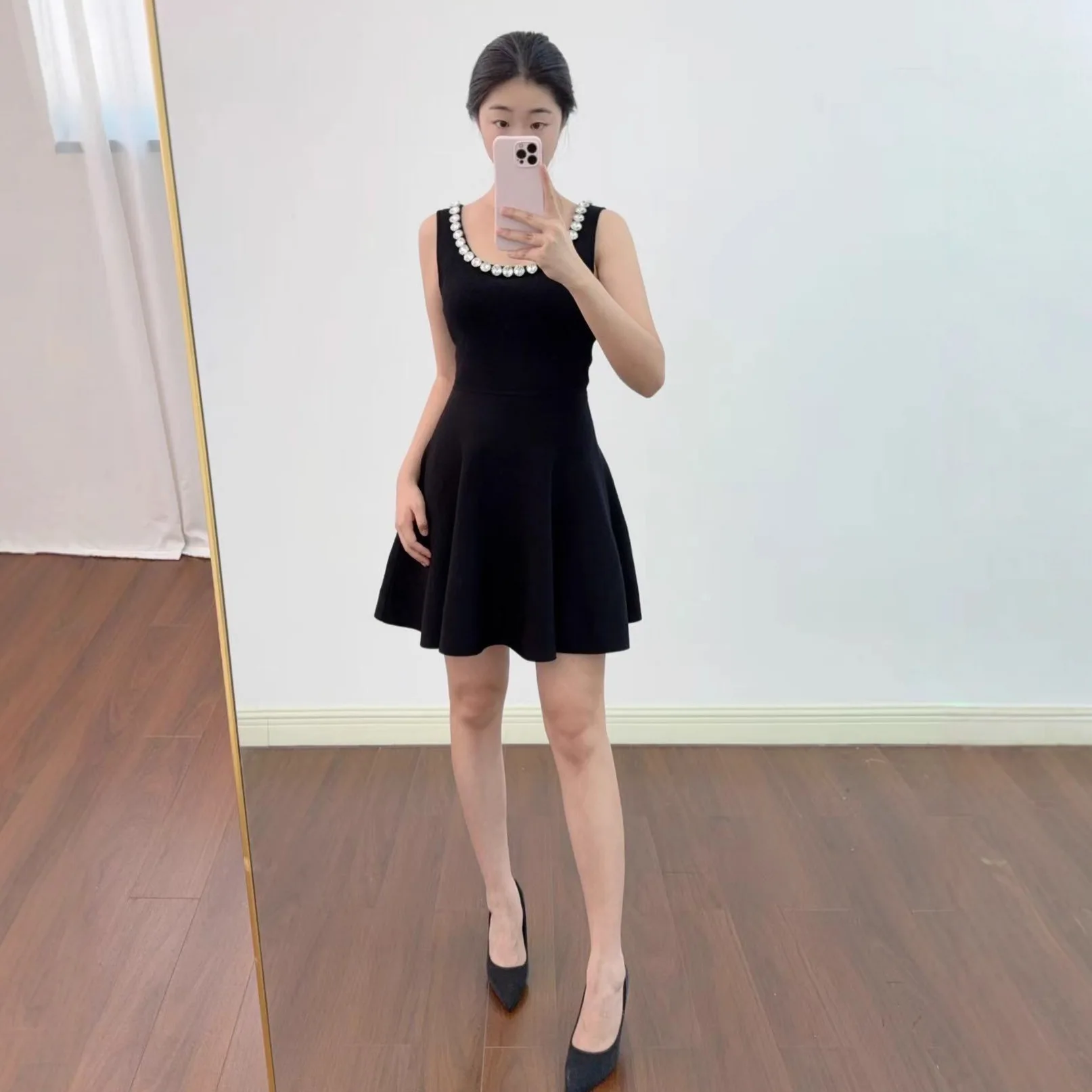 

【Gift Free】2025 S Brand Elegant Sexy Rhinestone Large U-Neck Backless Waist-Slimming Sleeveless Mini Dress for Women
