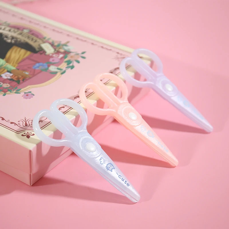 Mini Cute Craft Pure plastic Scissors Cute Student Does not hurt hands Scissors for Kids DIY Craft Paper School Stationery