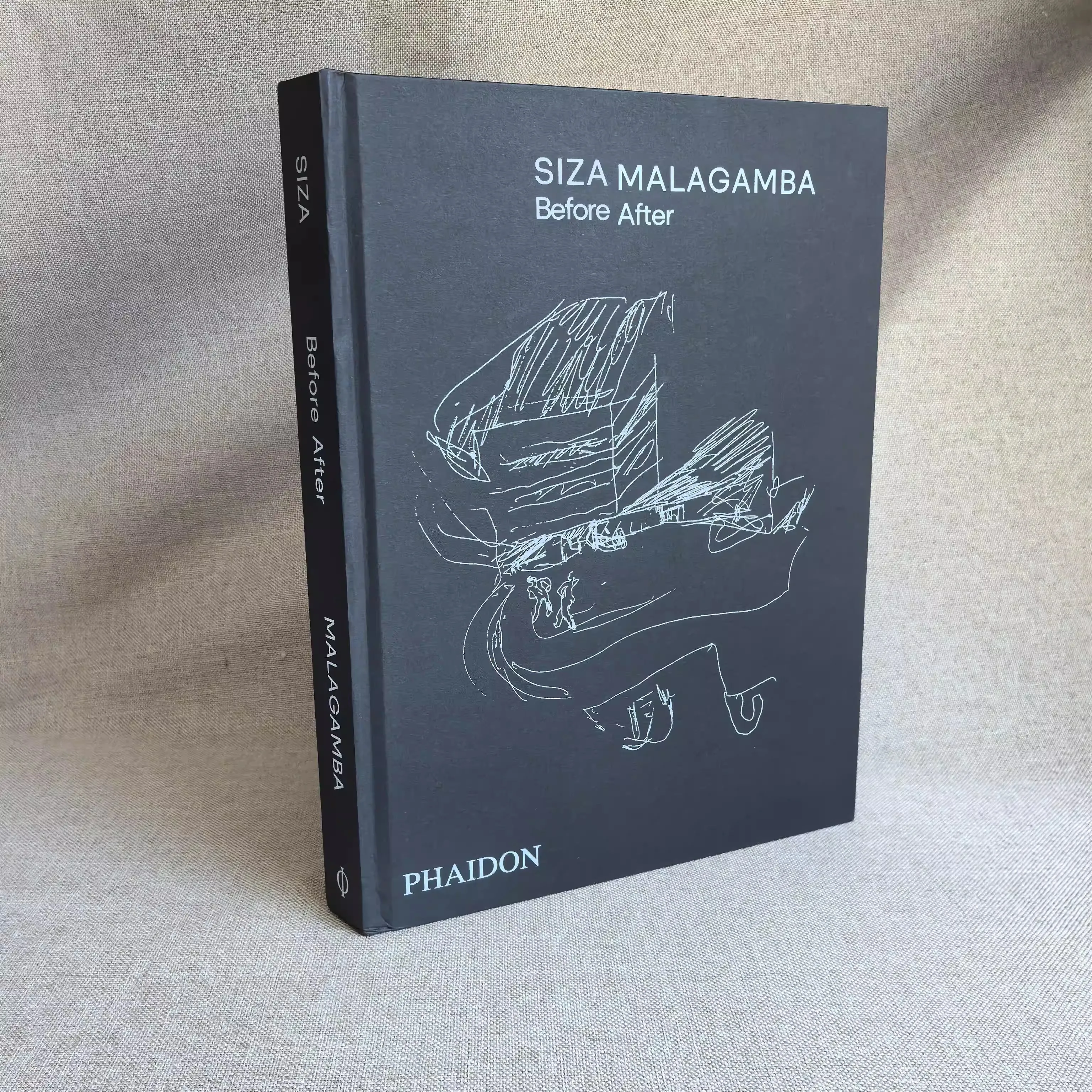 

Коллекционная книга Alvaro Siza Design Works: «До и после» — Архитектурные эскизы мастера современной архитектуры. Твердый переплет.
