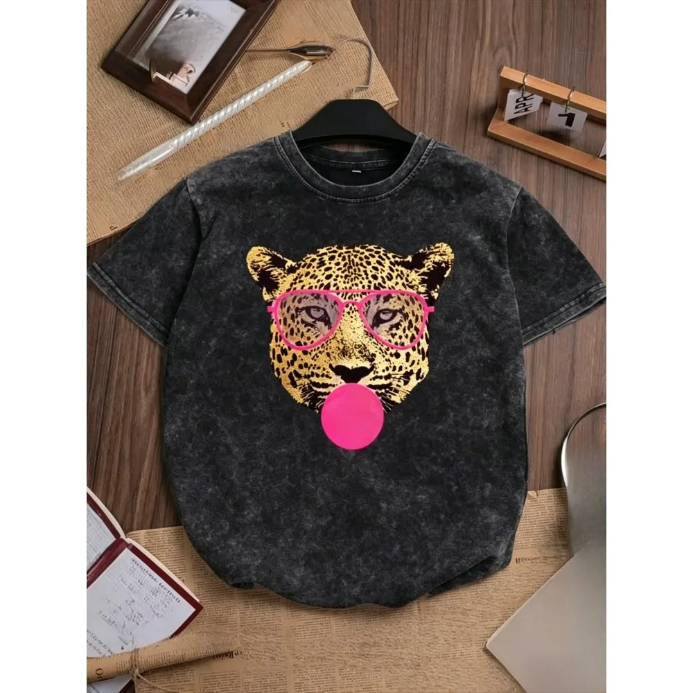 Cool Leopard Head T-Shirt With Pink Glasses Bubble Gum Graphic Vintage Washed Crew Neck Casual Short Sleeve Daily Streetwear Top