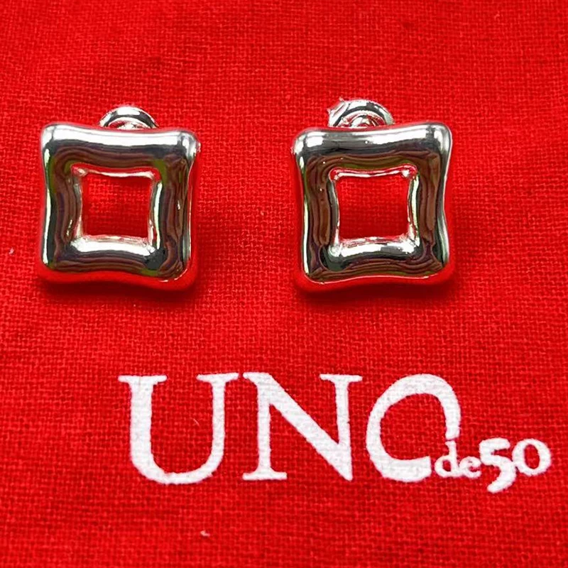 

2023 UNOde50 Hot Selling in Europe and America, Simple Creative Design, Women's Earrings, Romantic Jewelry Gift Bag, Bag