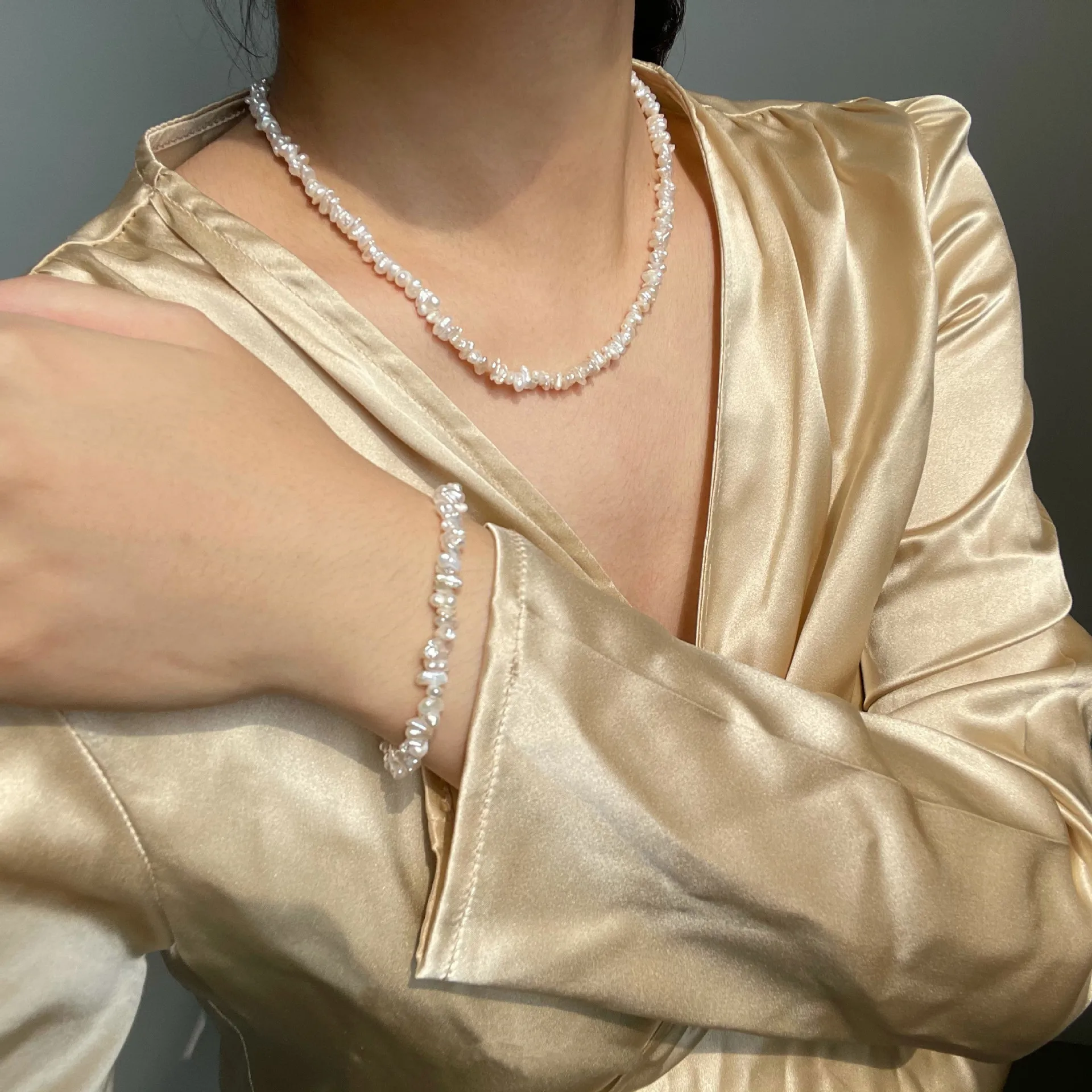 

Freshwater Pearl Necklace Bracelet Collarbone Chain