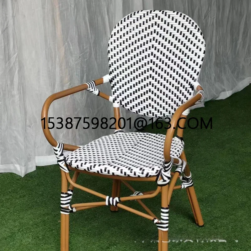 

French style homestays, outdoor rattan tables and chairs, outdoor balconies, coffee shops, rattan chairs, restaurants